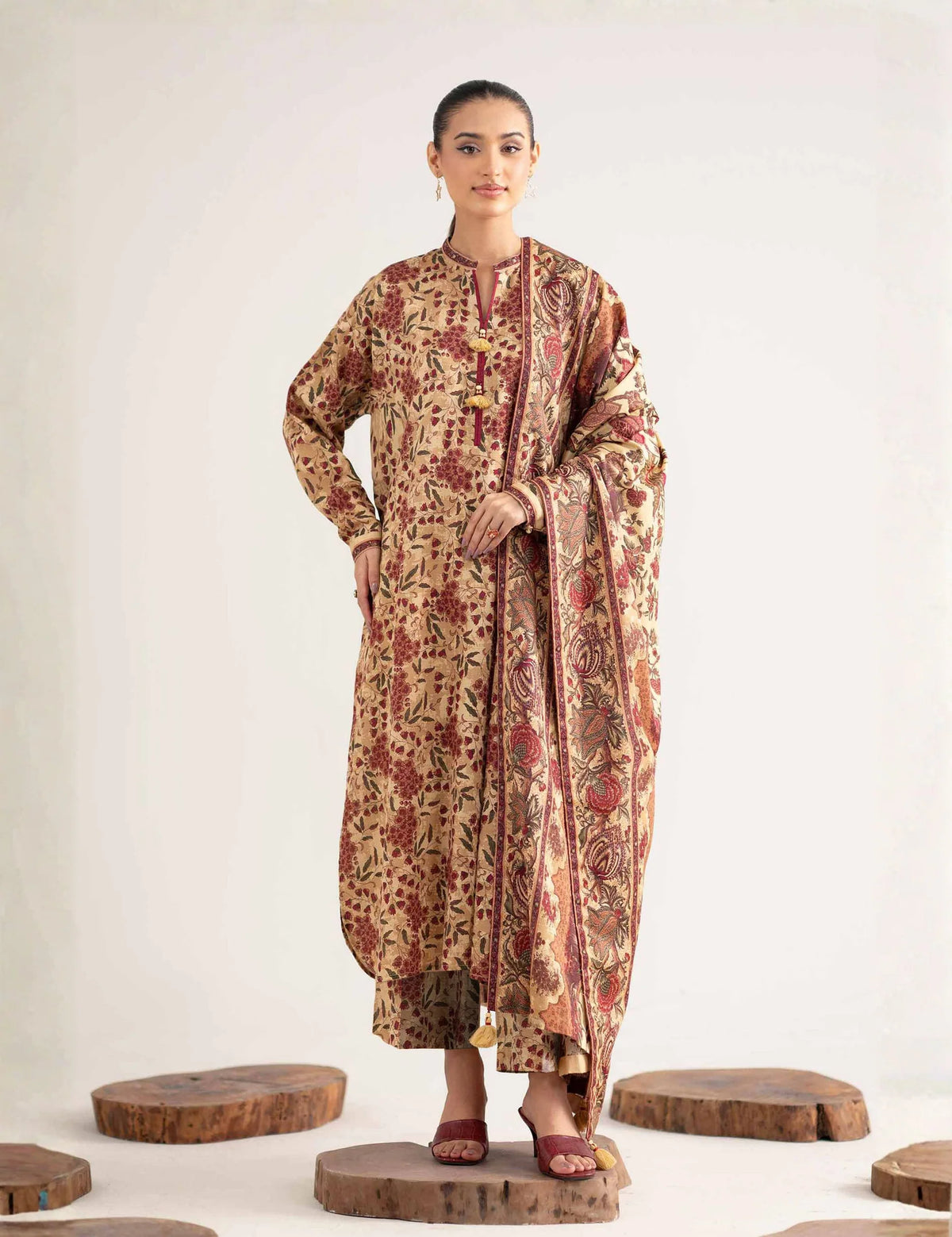 Unstitched printed 3pc khaddar
